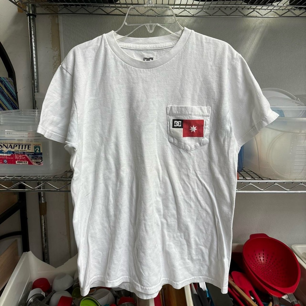 DC White and Red Short Sleeve tshirt